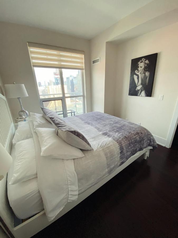 Luxury Condo On Cn Tower Τορόντο Εξωτερικό φωτογραφία