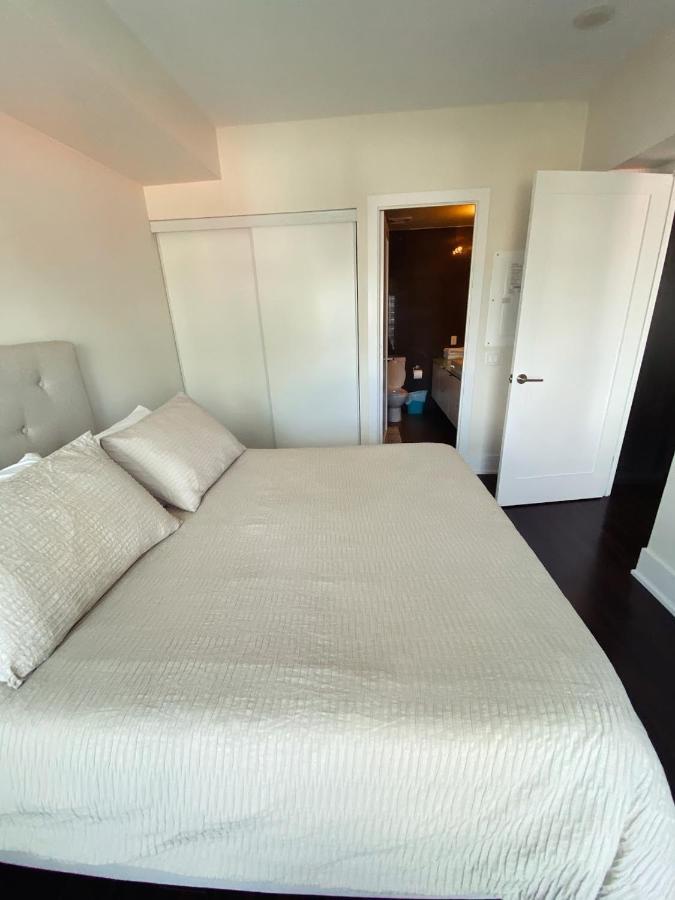 Luxury Condo On Cn Tower Τορόντο Εξωτερικό φωτογραφία