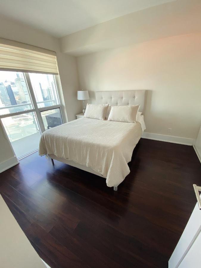 Luxury Condo On Cn Tower Τορόντο Εξωτερικό φωτογραφία